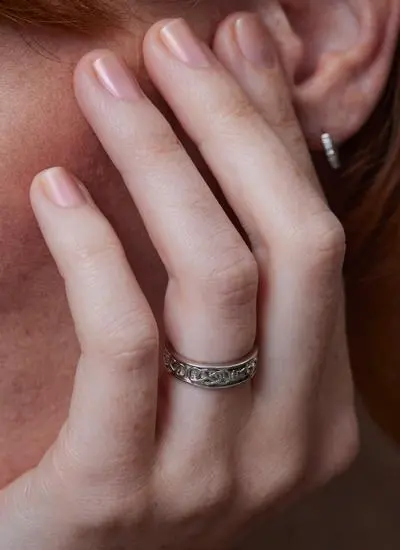 Close up of model's hand wearing Sterling Silver Ladies Corrib Claddagh Ring